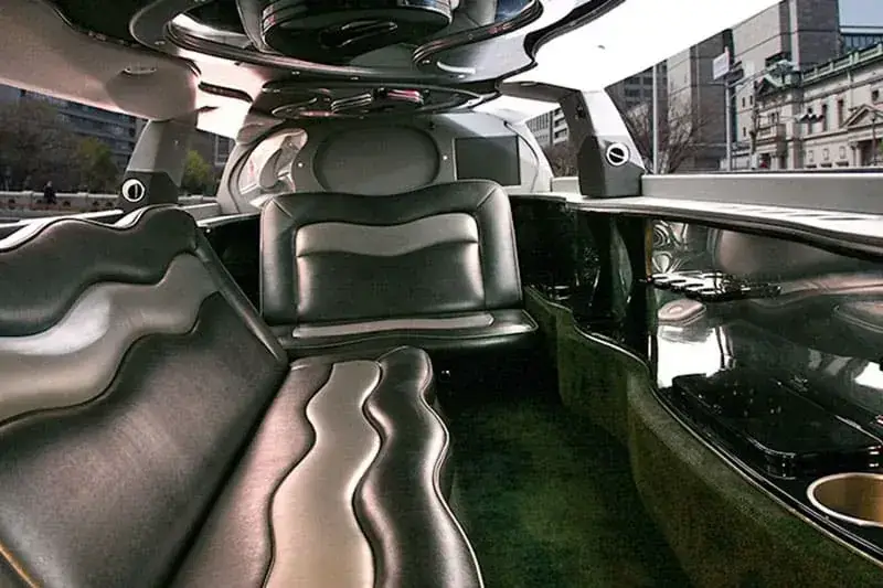 Limusina Chrysler blanca en Xàbia para eventos