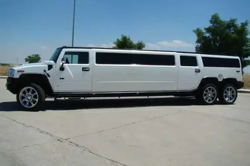 Alquiler de limusina Hummer en Valencia Limusina Hummer 12 plazas en Valencia para bodas, despedidas y eventos