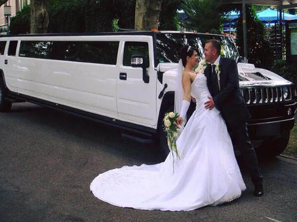 Limusina Hummer blanca 12 plazas para bodas y despedidas en Castellón, Alicante y Valencia