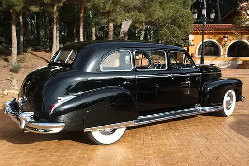 Cadillac DeVille Sedán negro para bodas en Valencia