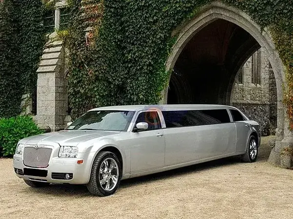 Limusina Chrysler plata para bodas en Valencia