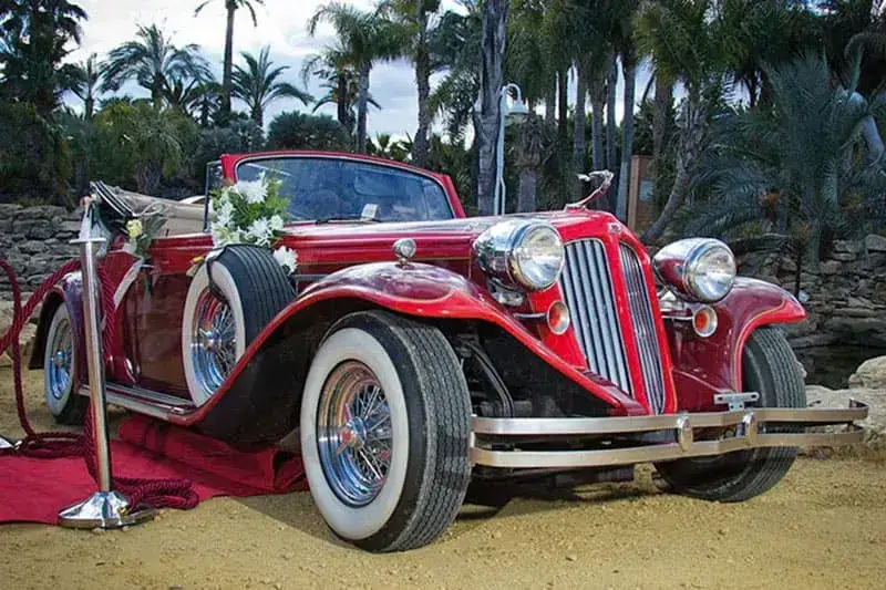 Duesenberg Convertible rojo para eventos en Alicante