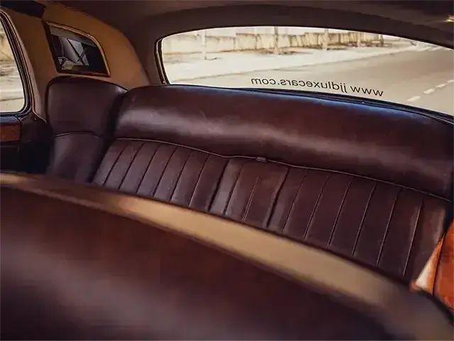 Detalle de Rolls Royce negro para bodas en Valencia