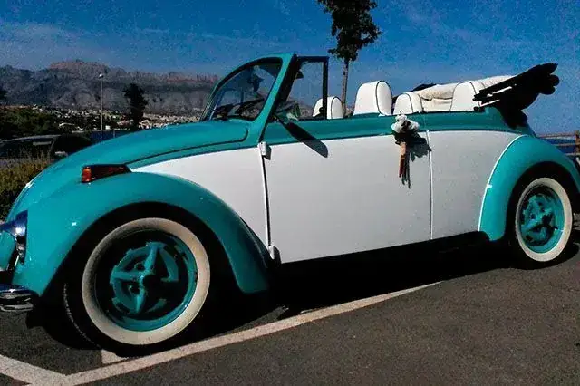 Volkswagen Beetle clásico descapotable para bodas y rodajes en Valencia