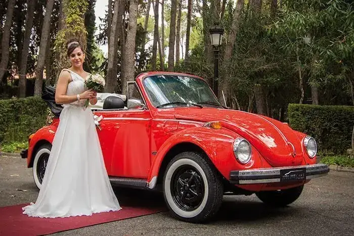 Volkswagen Beetle rojo descapotable 1973 para bodas y eventos en Valencia