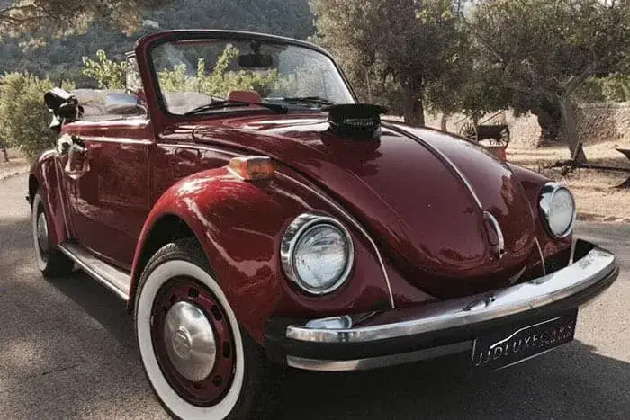 Volkswagen Beetle rojo descapotable 1976 para bodas en Alicante