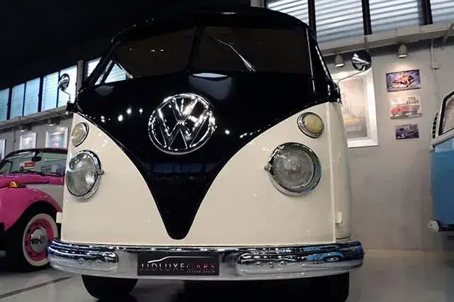 Volkswagen negra para bodas y eventos especiales en Valencia